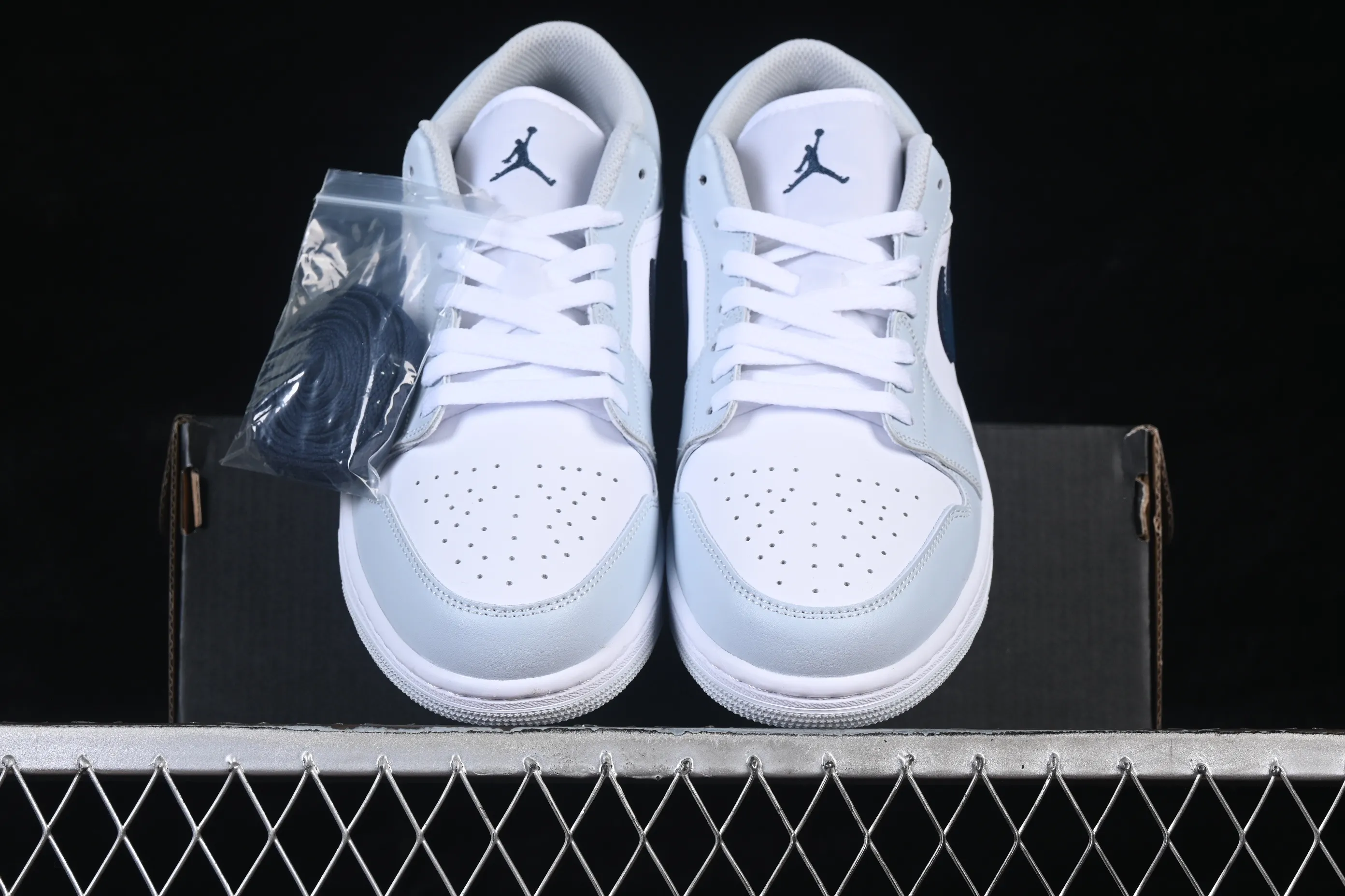 All categories Air Jordan Jordan series basketball shoes Air Jordan 1 Low Air Jordan 1 Low AJ1 Joe 1 white gray blue hook low-top retro cultural basketball shoes 553558-400